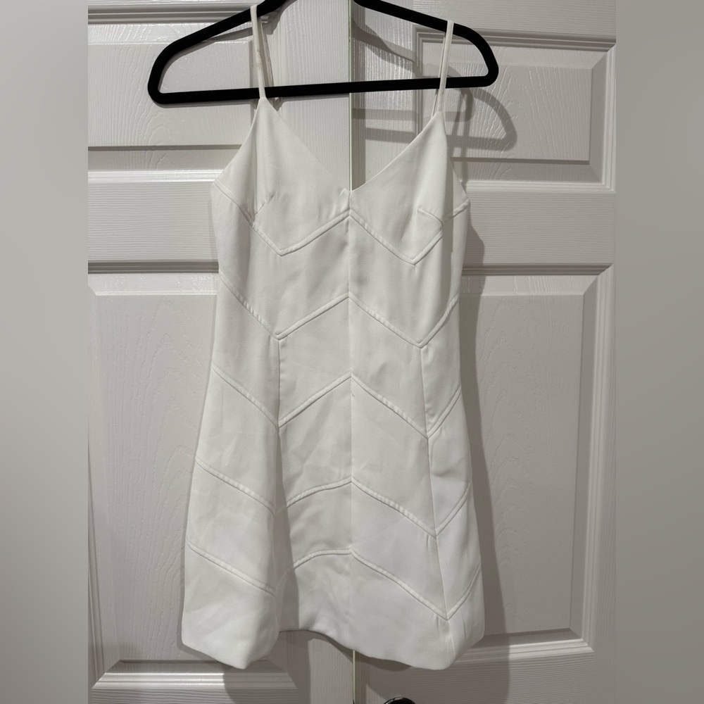 Gianni Bini white cocktail dress size xsmall
